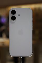 iPhone 17